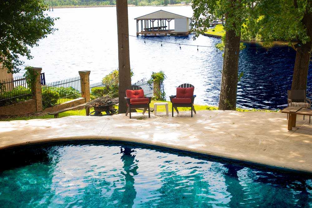 Family Fun Lakehouse with Pool in Gladewater, Texas